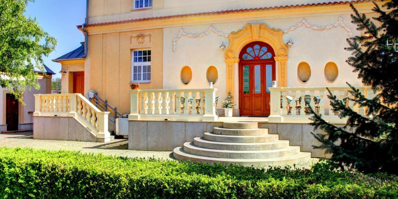 Penzion Tillerova Vila Lazne Bohdanec Exterior photo